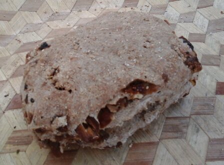 Dadel/walnoot/vijgenbrood, Sallands Houtovenbrood*