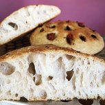 Focaccio, kalamati-olijven, Bosakker Brood Focaccio, kalamati-olijven, Bosakker Brood